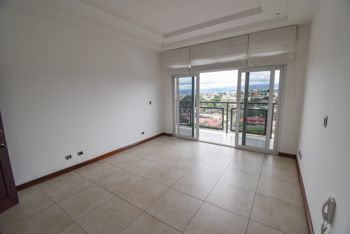 Espacioso Apartamento de 2 Habitaciones en Escazú en San Rafael, Escazú, San José — $1,750 - Foto 5 de 29