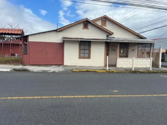 Se venden 2 casas y 1 apartamento para inversión en San Rafael Heredia 25-1432 en San Rafael, Heredia — ₡ 350 000 000 - Foto 3 de 10