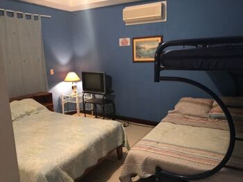 SE VENDE BELLA RESIDENCIA EN GARABITO, PUNTARENAS.  en Jacó, Garabito, Puntarenas — $400,000 - Foto 5 de 9
