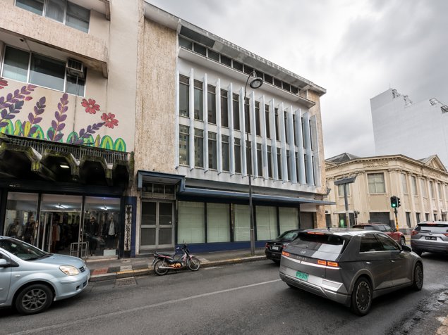 ALQUILER AMPLIO SALÓN DE 400 m² PARA OFICINAS (MJ) in Catedral, San José — ₡ 690 000