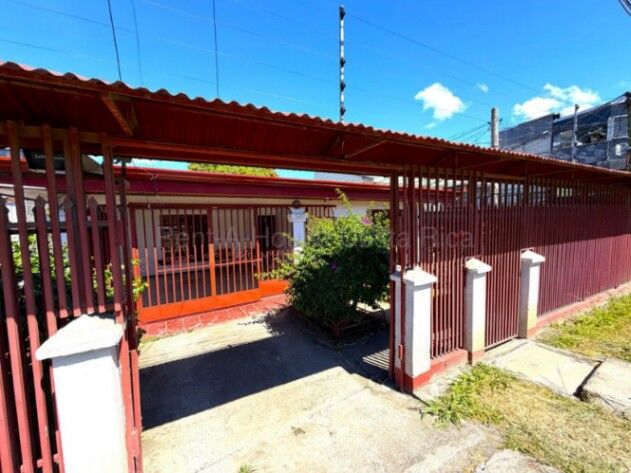Venta de Casa + APTO en San Antonio de Alajuela. RAH 26-2157 en San Antonio, Alajuela — $225,000