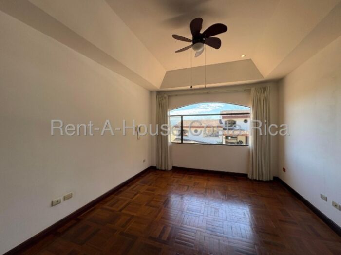 Se alquila casa en San Rafael Escazú 26-1475 in San Rafael, Escazú, San José — $1,950
