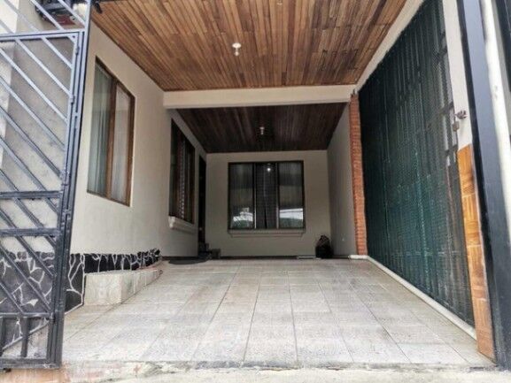 Se vende espaciosa casa con terraza en San Rafael Heredia 23-685 en San Rafael, Heredia — ₡ 75 000 000