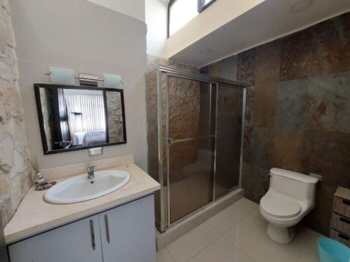 Alquiler de Casa Amoblada en Pozos de Santa Ana. RAH 26-672 en Pozos, Santa Ana, San José — $1,200