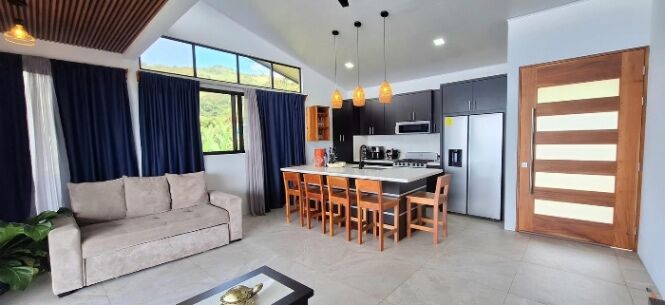 Hermosa casa en venta con impresionantes vistas! in San Isidro De El General, Pérez Zeledón, San José — $235,000