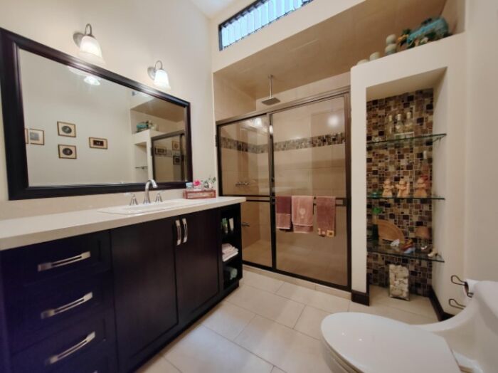 Venta de Casa en Granadilla Curridabat  in Granadilla, Curridabat, San José — $315,000
