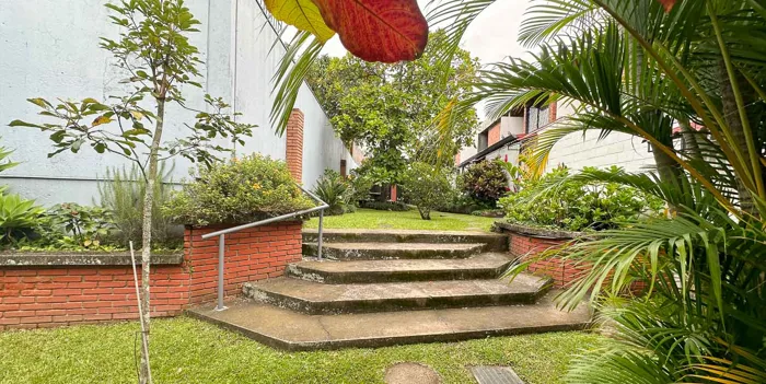 Venta :Casa Condo el Prado Elegante madera y Amplitud Curridabat  (CT) en Curridabat, San José — $280,000 - Foto 2 de 9