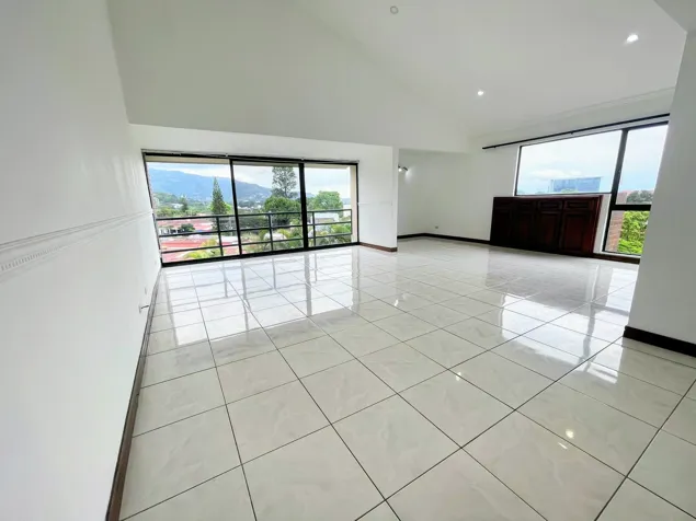 Venta de penthouse en San Rafael de Escazú en San Rafael, Escazú, San José — $245,000