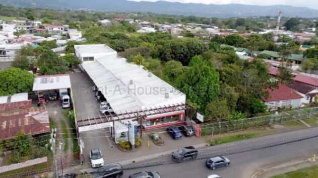Plaza comercial en La Guácima con locales alquilados #26-2206 GS in Alajuela — $1,700,000