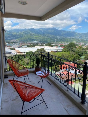 Se alquila apartamento, Torres del Lago, Sabana COD SU1406 en Mata Redonda, San José — $1,400