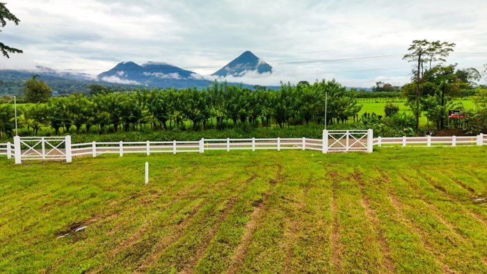 Quintas de 3mil m2 con Vista al Volcán en La Fortuna a 12min del centro in La Fortuna, San Carlos, Alajuela — ₡ 80 000 000
