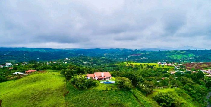 Hermosa Propiedad con Vistas En San Ramón in San Ramón, Alajuela — $2,000,000 - Photo 3 of 52