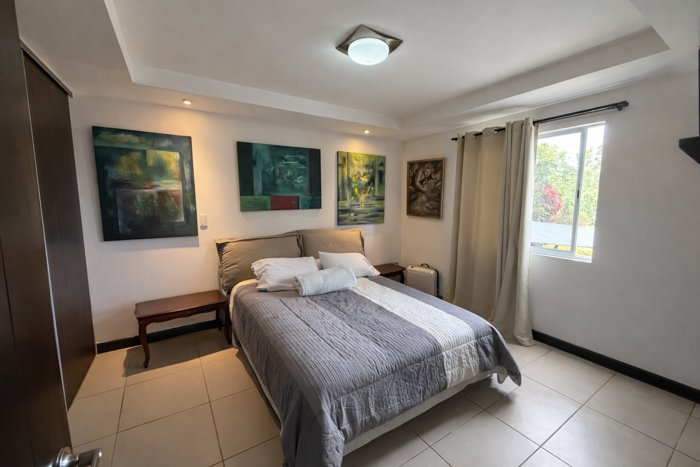 VENTA Apartamento más amplio que el promedio, con terraza  (MJ) en Granadilla, Curridabat, San José — $229,000 - Foto 3 de 7