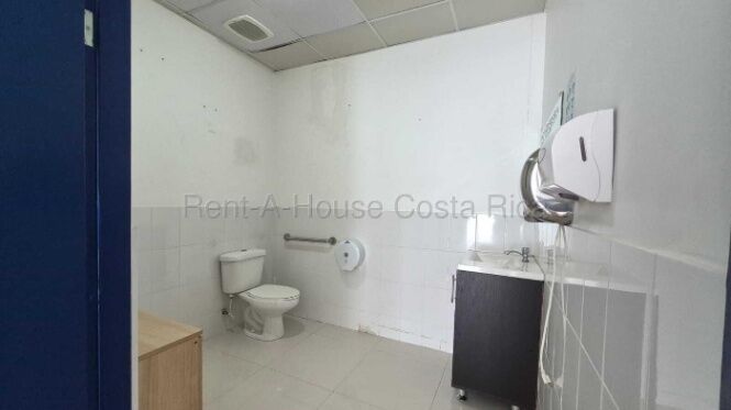 Se vende local comercial en Santa Ana San José 26-2045 en Santa Ana, San José — $780,000
