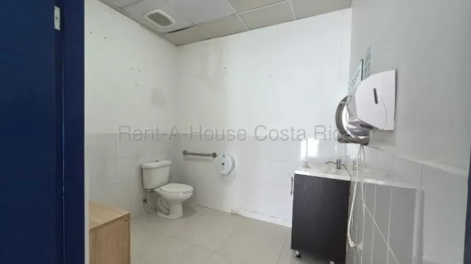 Se vende local comercial en Santa Ana San José 26-2045 en Santa Ana, San José — $780,000 - Foto 2 de 18