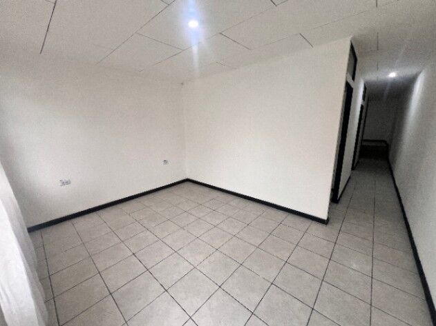 Se vende Casa de una planta con gran potencial – Barrio Güell, Plaza Víquez in Carmen, San José — ₡ 47 000 000