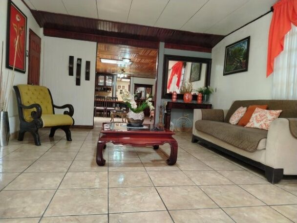 Venta de Propiedad en Santa Ana-Pozos. RAH 25-1920 in Pozos, Santa Ana, San José — $2,000,000