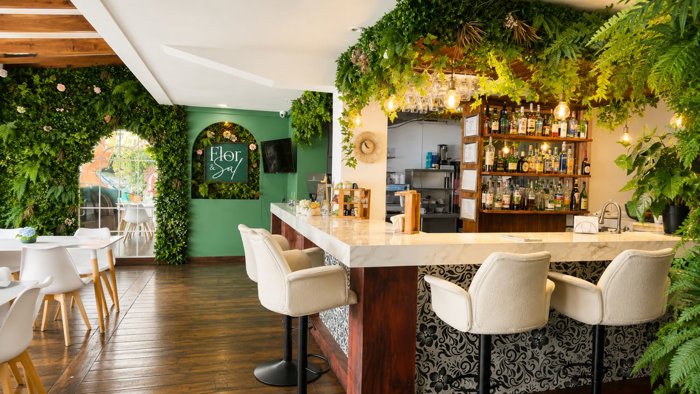 RESTAURANTE EN ALQUILER EN BARRIO ESCALANTE | OPCIÓN LLAVE EN MANO in Carmen, San José — $2,000