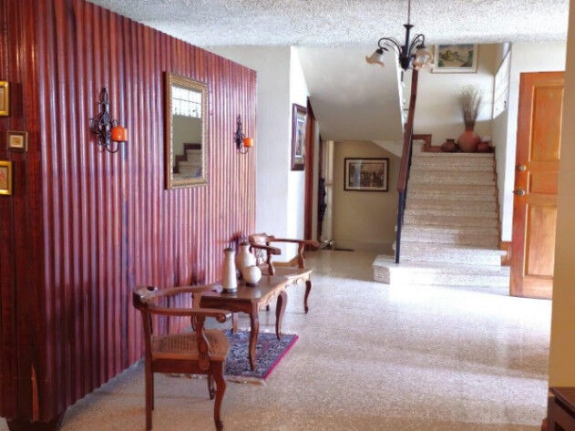 Descubre el hogar perfecto en Lourdes de San Pedro CASA EN VENTA OFC /AD in San Pedro, Montes De Oca, San José — $360,000