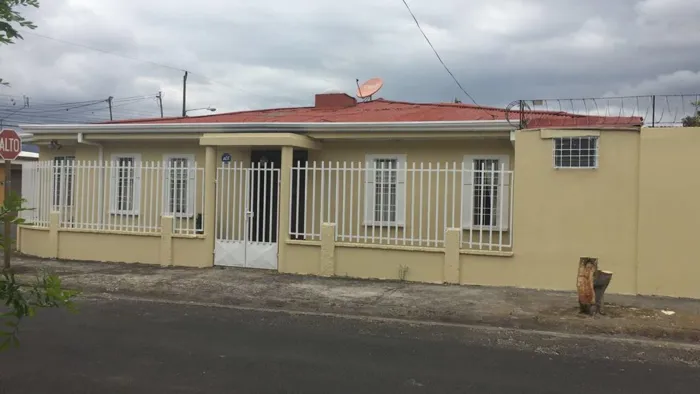 Large House in Cartago, Residencial El Molino in Carmen, Cartago — ₡ 150 000 000