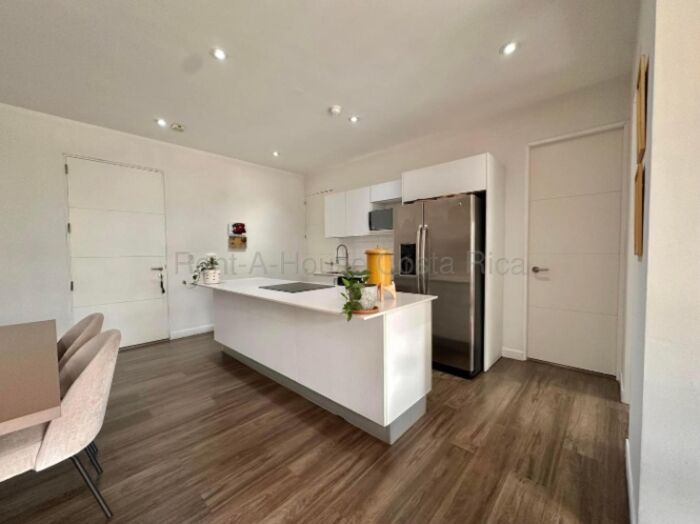 Se vende apartamento en San Rafael Escazú 27-53 en San Rafael, Escazú, San José — $235,000