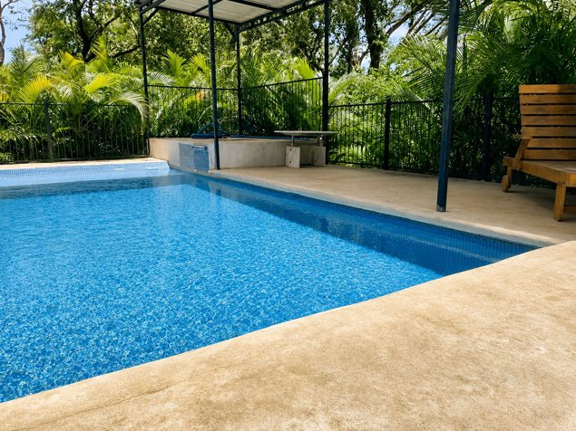 Spacious Home for Rent with Private Pool and Mountain Views en Veintisiete De Abril, Santa Cruz, Guanacaste — $2,100 - Foto 2 de 30