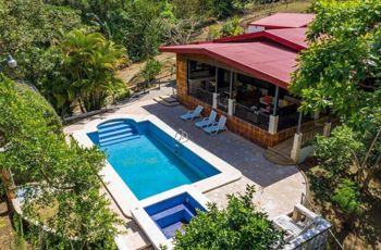 Casa de Lujo con Piscina, Jacuzzi y Naturaleza en Puriscal in Santiago, Puriscal, San José — $497,000 - Photo 2 of 35