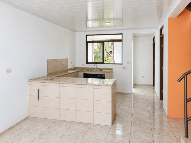 House For Sale In Urbanización Siglo XXI, Limón in Limón — ₡ 42 000 000 - Photo 2 of 10