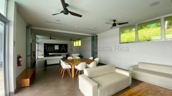 Venta de Apartamento en Escazú, San José. RAH 26-2072 en Escazú, San José — $280,000
