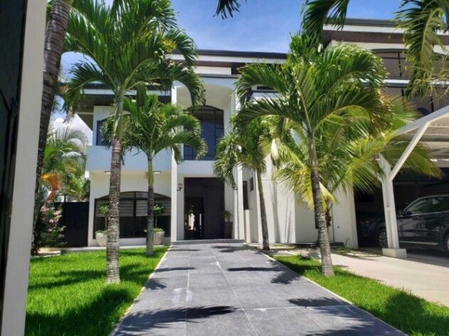 Se alquila casa en Piedades San José 26-1274 en Piedades, Santa Ana, San José — $5,600