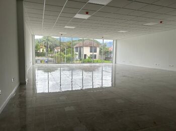 Se alquila local comercial en Pozos Santa Ana 25-706 en Pozos, Santa Ana, San José — $2,360 - Foto 4 de 20