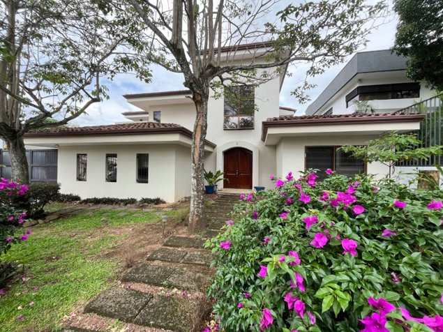 Alquiler de casa en Ciudad Colón en Colón, Mora, San José — $3,000 - Foto 2 de 20