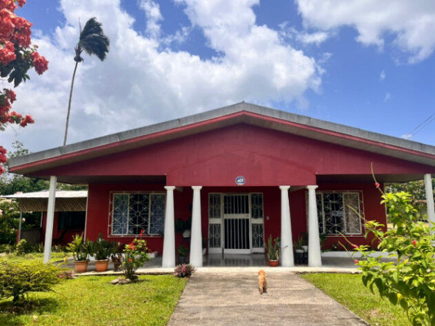 ¡Oportunidad! ¡Hermosa Casa Amplia con Grandes Zonas Verdes y Mucho Espacio! in Florencia, San Carlos, Alajuela — ₡ 95 000 000