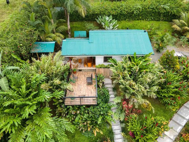 Finca con dos casas y espectacular vista al Volcán Arenal en Peñas Blancas, San Ramón, Alajuela — $399,000