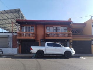 Commercial building for sale downtown Grecia
