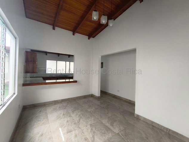 Venta de Residencia Contemporánea en Mercedes Norte, Heredia. RAH 27-541 in Mercedes, Heredia — ₡ 150 000 000 - Photo 3 of 15