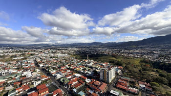 Venta o alquiler de Apartamento en La Sabana en Mata Redonda, San José — $1,350 - Foto 3 de 27