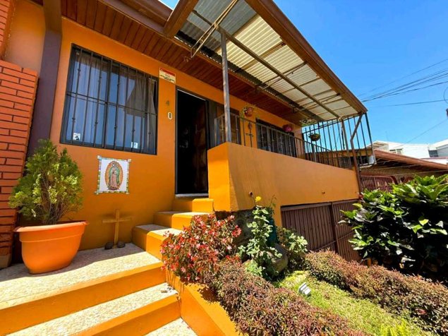 JOYA DE UNA PLANTA EN ROHRMOSER. in Pavas, San José — ₡ 135 000 000 - Photo 2 of 27