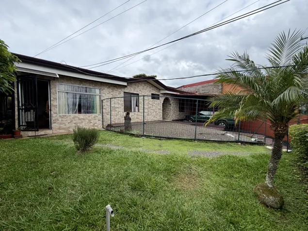 Casa en Grecia centro en Grecia, Alajuela — ₡ 125 000 000