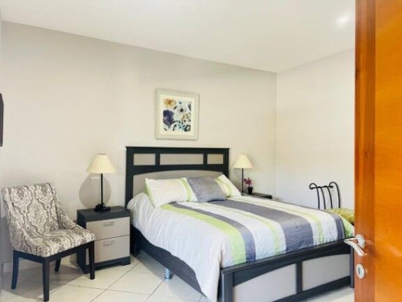 Venta de Casa en San Rafael de Escazú. RAH 26-1123 en San Rafael, Escazú, San José — $320,000