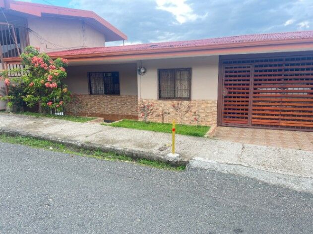 ¡¡¡OPORTUNIDAD DE INVERSION Y CASA HABITACIONAL EN SAN VITO, COTO BRUS!!! en San Vito, Coto Brus, Puntarenas — ₡ 90 000 000