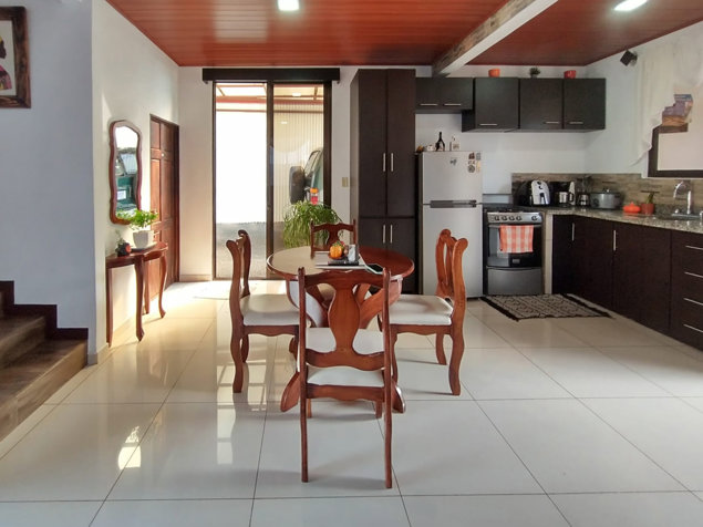 2-story House for Sale in Grecia in Mercedes, Atenas, Alajuela — $200,000 - Photo 2 of 10