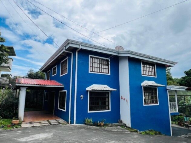 VENTA DE CASA CON RANCHO BBQ EN SANTO DOMINGO DE HEREDIA.  en Pará, Santo Domingo, Heredia — ₡ 110 000 000