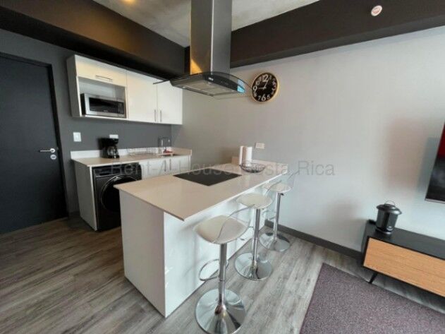 Alquiler de Apartamento Amueblado en Secret Sabana. RAH 26-2128 en Mata Redonda, San José — $1,000