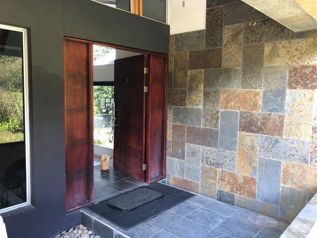 Casa con lote Bosque La Hoja San Rafael Heredia en Ángeles, San Rafael, Heredia — $750,000 - Foto 3 de 40