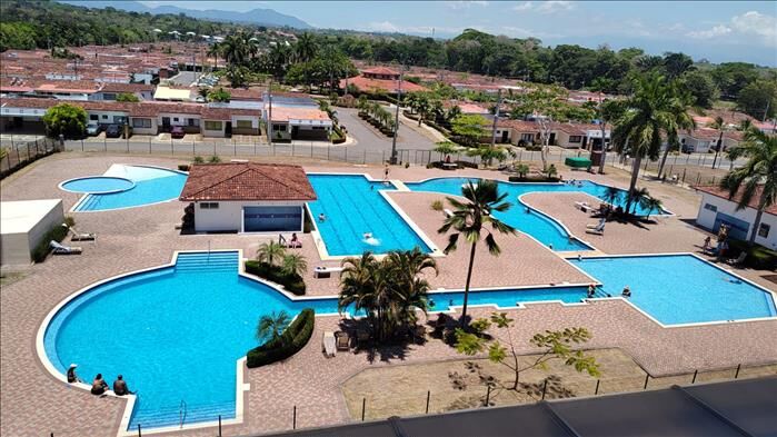 VENTA DE CASA AMUEBLADA, PUNTARENAS, BEJUCO, CONDOMINIO MÁLAGA en Parrita, Puntarenas — ₡ 97 000 000