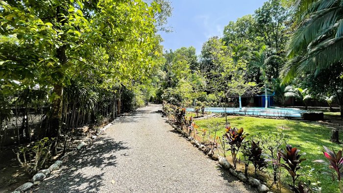 CASA EXCLUSIVA CON PISCINA PRIVADA EN VENTA EN SAN MATEO, ALAJUELA en San Mateo, Alajuela — $363,000 - Foto 3 de 31