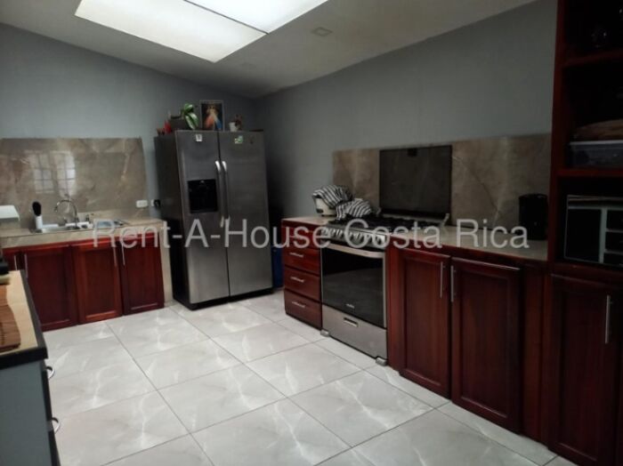 Venta de Casa en Guadalupe-Mata de Plátano. RAH 26-1417 en Guadalupe, Goicoechea, San José — ₡ 858 000 000