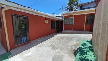 Venta 2 casas una planta, patio grande parqueo La Trinidad Moravia en La Trinidad, Moravia, San José — 69 000 000 ₡ - Foto 2 de 30
