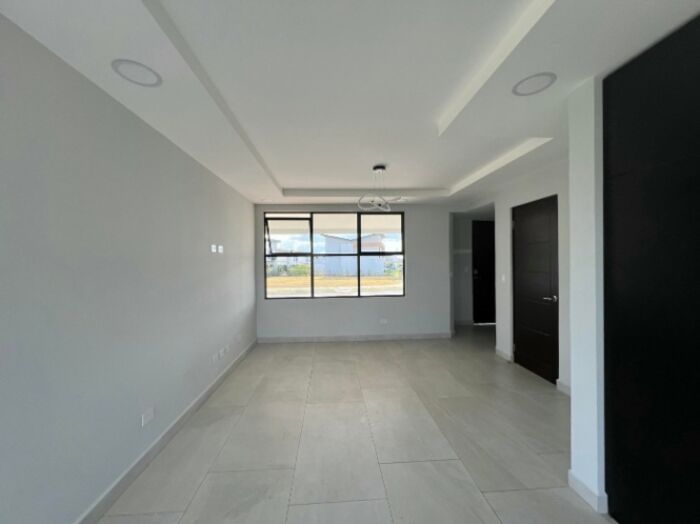 CASA EN VENTA, GUÁCIMA ALAJUELA, $290.000 COD#25-1519 en Guácima, Alajuela — $290,000